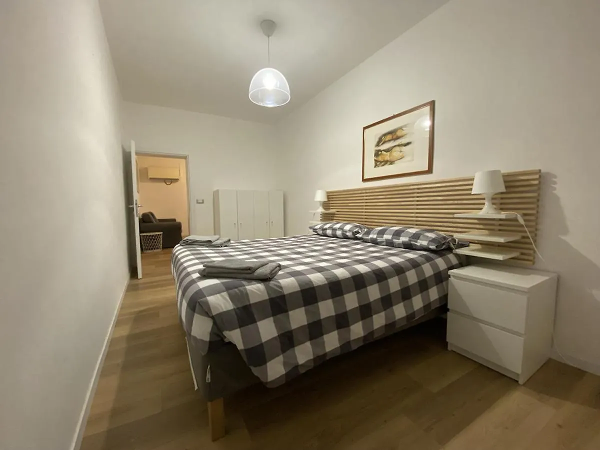 Ca\' Veronese Apartment contacts